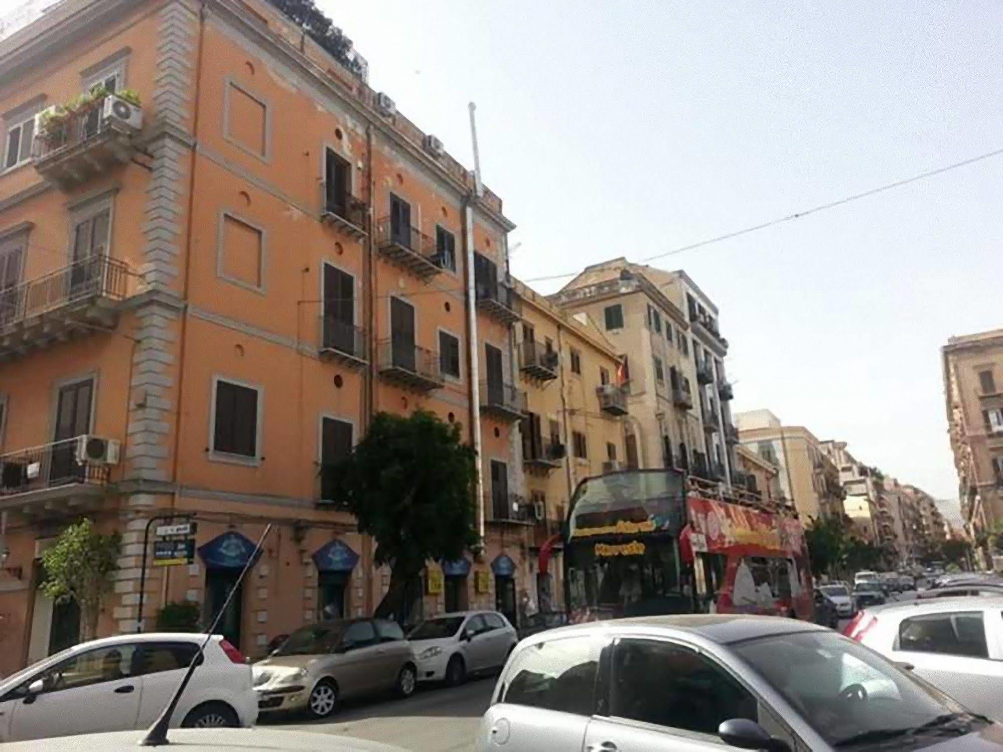 Palermo Centro Zoe Acomodação com café da manhã Exterior foto